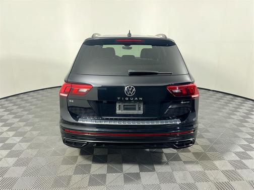 2022 Volkswagen Tiguan 2.0T SE R-Line Black 4MOTION