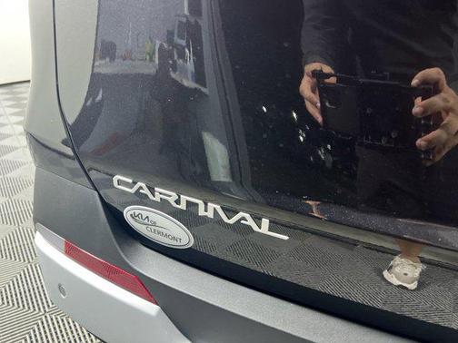 2025 Kia Carnival LX