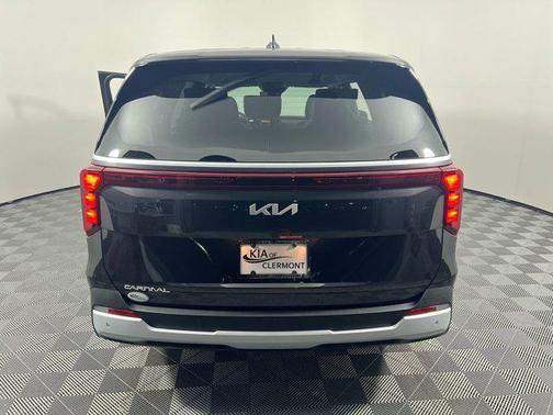 2025 Kia Carnival LX