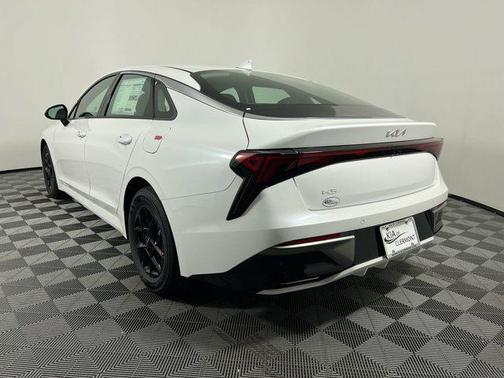 2025 Kia K5 LXS