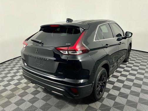 Labrador Black Pearl 2023 Mitsubishi Eclipse Cross LE