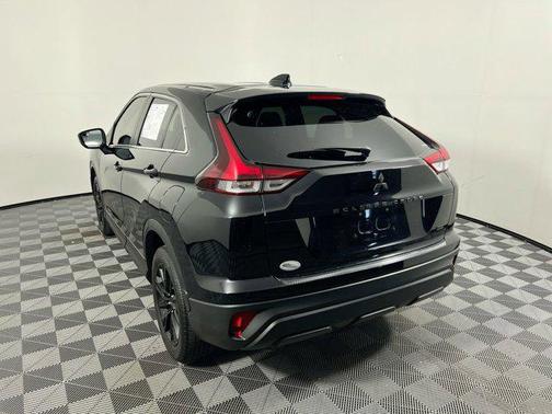 Labrador Black Pearl 2023 Mitsubishi Eclipse Cross LE