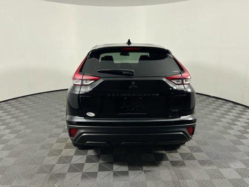 Labrador Black Pearl 2023 Mitsubishi Eclipse Cross LE