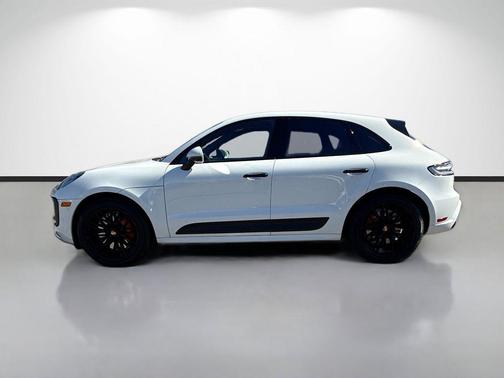 Carrara White Metallic 2024 Porsche Macan Macan GTS
