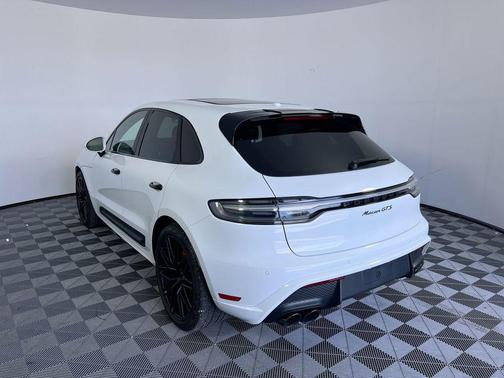 Carrara White Metallic 2024 Porsche Macan Macan GTS