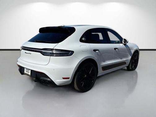Carrara White Metallic 2024 Porsche Macan Macan GTS