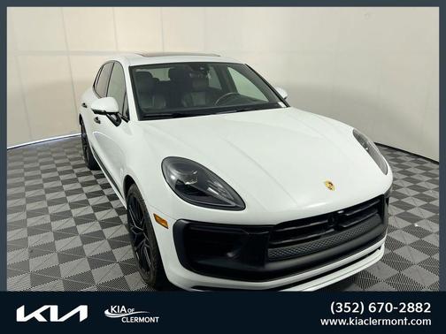 Carrara White Metallic 2024 Porsche Macan Macan GTS