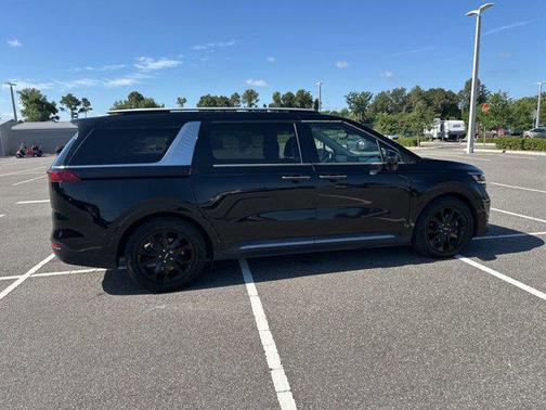 Aurora Black Pearl 2024 Kia Carnival SX Prestige