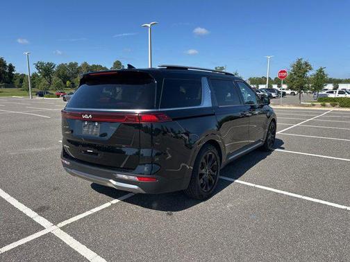 Aurora Black Pearl 2024 Kia Carnival SX Prestige