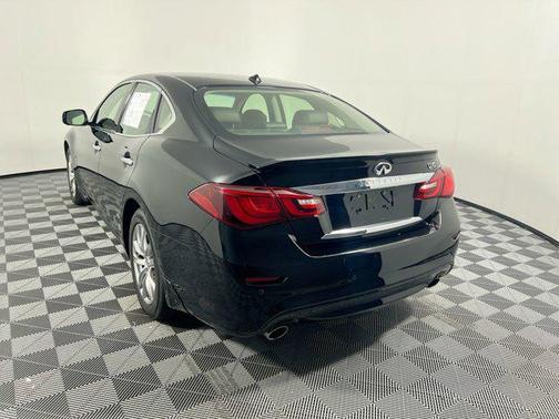 2015 INFINITI Q70 3.7