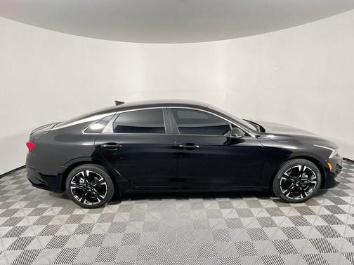 Ebony Black 2022 Kia K5 GT-Line