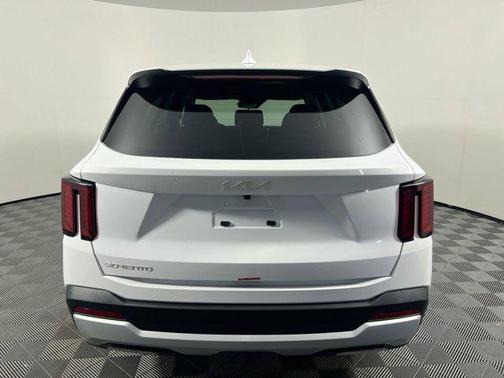 2025 Kia Sorento LX
