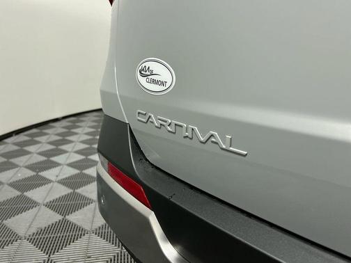 Ceramic Silver 2026 Kia Carnival Hybrid EX