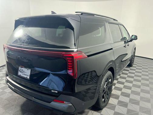 Aurora Black Pearl 2026 Kia Carnival SX Prestige