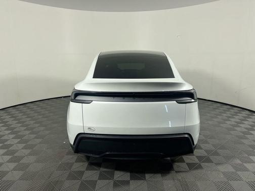 2026 Tesla Model Y Premium Rear-Wheel Drive