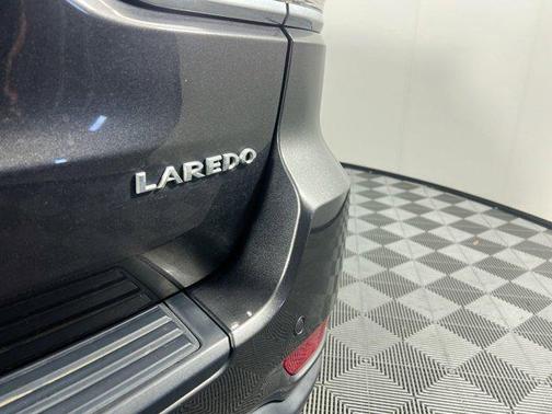 2020 Jeep Grand Cherokee Laredo