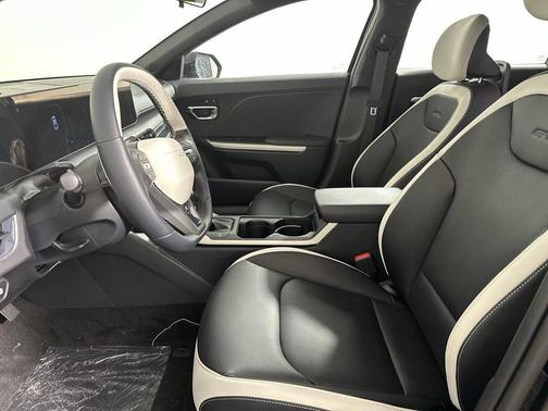 Aurora Black Pearl 2026 Kia K4 GT-Line