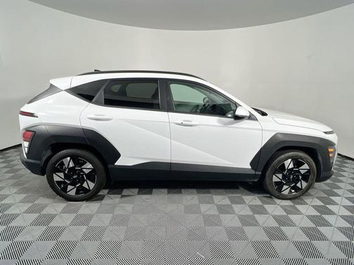 Atlas White 2024 Hyundai KONA SEL
