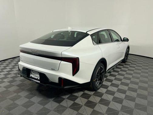 2025 Kia K4 GT-Line