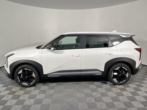 Snow White Pearl 2027 Kia Seltos S