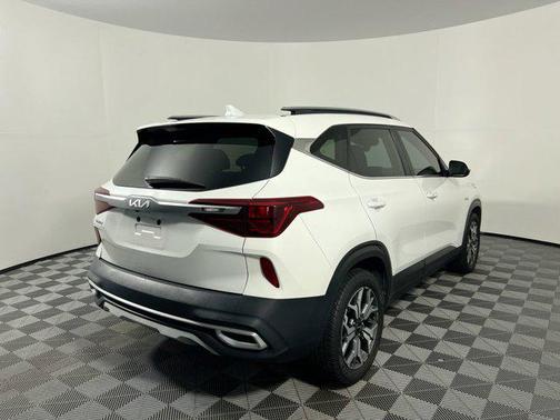 2022 Kia Seltos EX