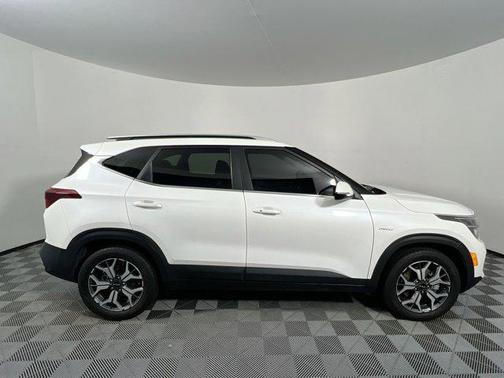 2022 Kia Seltos EX