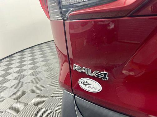 2020 Toyota RAV4 LE