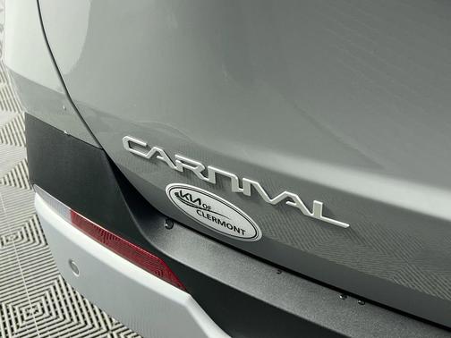 Ceramic Silver 2026 Kia Carnival Hybrid EX
