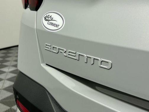 2025 Kia Sorento SX