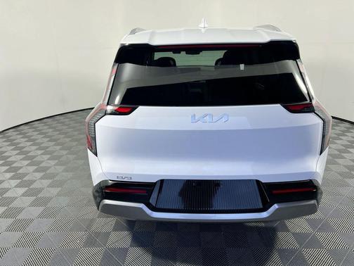 Glacial White Pearl 2026 Kia EV9 Land