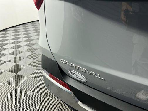 2025 Kia Carnival Hybrid SX