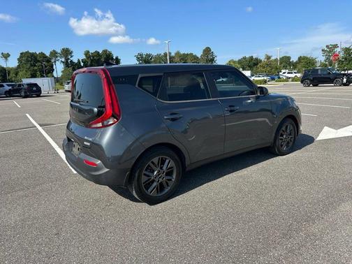Gravity Gray 2022 Kia Soul EX