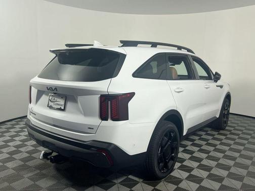 Glacial White Pearl 2026 Kia Sorento SX