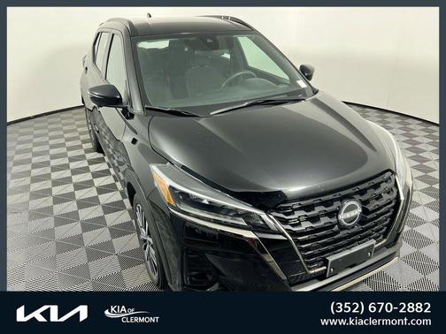 Super Black 2024 Nissan Kicks SR