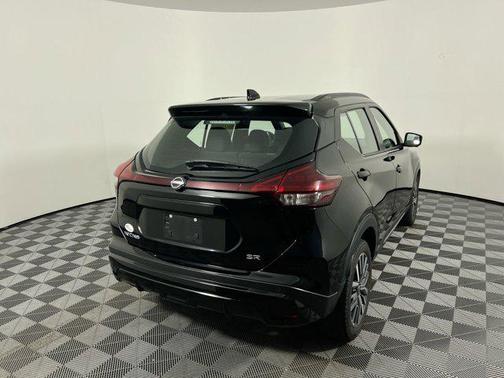 Super Black 2024 Nissan Kicks SR
