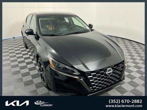 Super Black 2024 Nissan Altima SR FWD