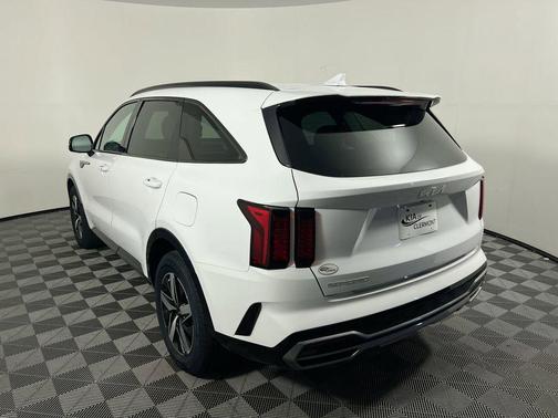 Glacial White Pearl 2023 Kia Sorento S