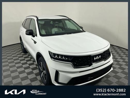 Glacial White Pearl 2023 Kia Sorento S
