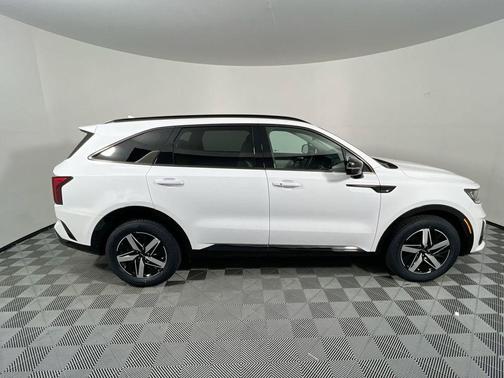 Glacial White Pearl 2023 Kia Sorento S