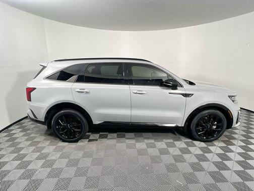 Wolf Gray 2023 Kia Sorento SX