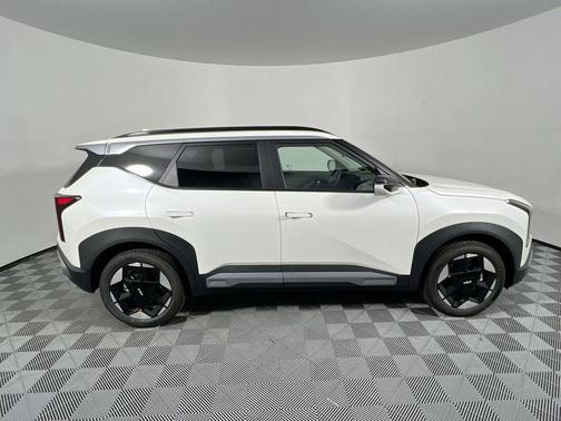 Snow White Pearl 2027 Kia Seltos EX