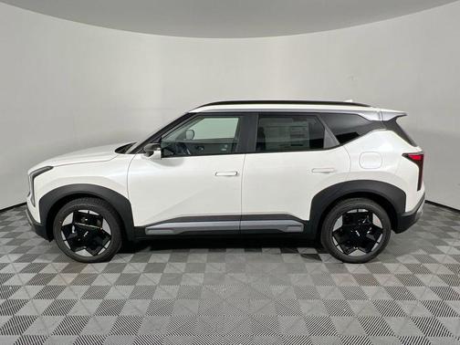 Snow White Pearl 2027 Kia Seltos EX