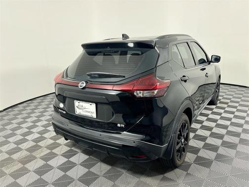 2021 Nissan Kicks SR