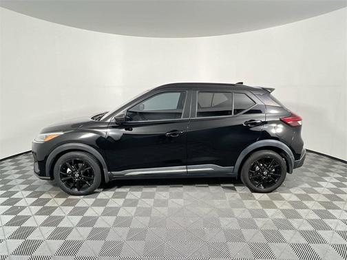 2021 Nissan Kicks SR