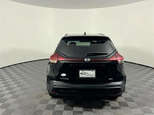 2021 Nissan Kicks SR