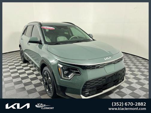 Cityscape Green 2023 Kia Niro EV Wave