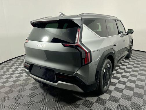 Pebble Gray 2024 Kia EV9 Land