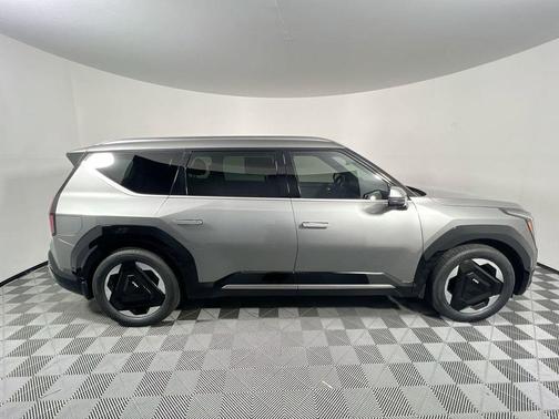Pebble Gray 2024 Kia EV9 Land