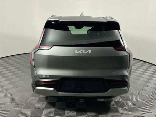 Pebble Gray 2024 Kia EV9 Land