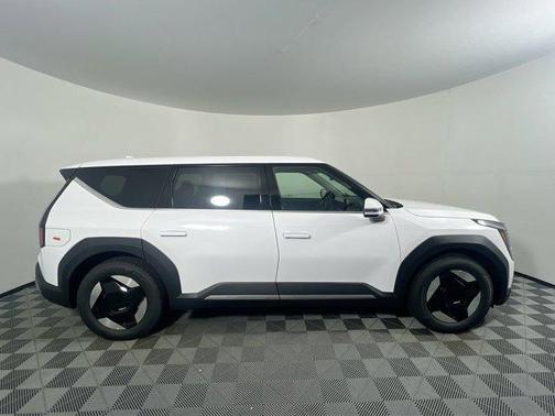 2026 Kia EV9 Light Long Range